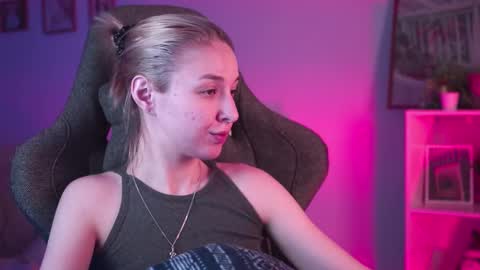 Snapshot of filipinaadams chatting on 02-23-25, 05:01 cap and Lana  online show from 02-23-25, 05:01