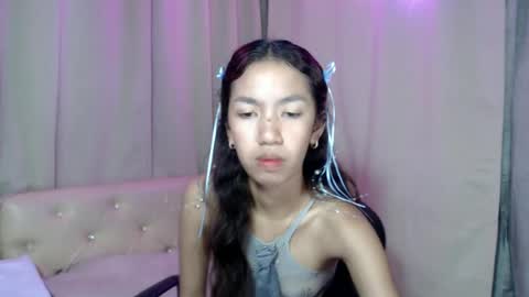 Snapshot of filxpixna chatting on 06-17-26, 04:37 Belle online show from 06-17-26, 04:37