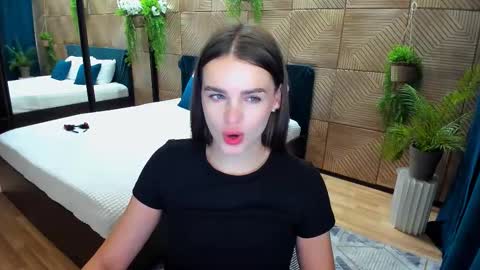 Snapshot of finalaccord chatting on 09-24-25, 04:27 Amanda online show from 09-24-25, 04:27