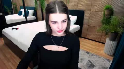 Snapshot of finalaccord chatting on 10-19-25, 10:16 Amanda online show from 10-19-25, 10:16