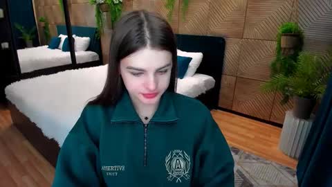 Snapshot of finalaccord chatting on 11-24-25, 10:04 Amanda online show from 11-24-25, 10:04