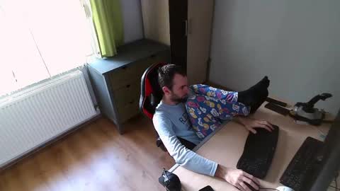 Jane and Findo online show from 02-18-25, 08:03