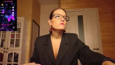 Snapshot of findom_lady_shine chatting on 10-24-25, 10:00 Lady online show from 10-24-25, 10:00