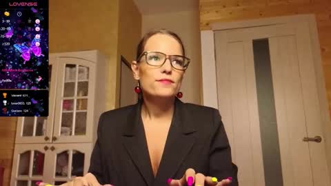 Snapshot of findom_lady_shine chatting on 10-24-25, 10:06 Lady online show from 10-24-25, 10:06