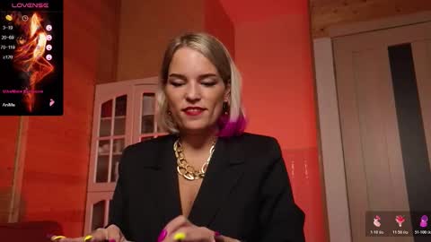 Snapshot of findom_lady_shine chatting on 11-06-25, 04:24 Lady online show from 11-06-25, 04:24