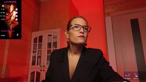 Snapshot of findom_lady_shine chatting on 12-05-25, 09:18 Lady online show from 12-05-25, 09:18