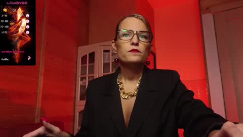 Snapshot of findom_lady_shine chatting on 12-14-25, 01:16 Lady online show from 12-14-25, 01:16