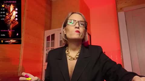 Snapshot of findom_lady_shine chatting on 12-17-25, 09:21 Lady online show from 12-17-25, 09:21