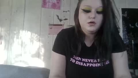 Snapshot of findommefoxi chatting on 10-26-25, 02:01 findommefoxi online show from 10-26-25, 02:01