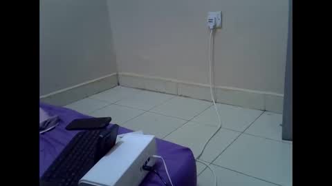 Snapshot of fine_nes chatting on 05-12-26, 05:04 fine_nes online show from 05-12-26, 05:04