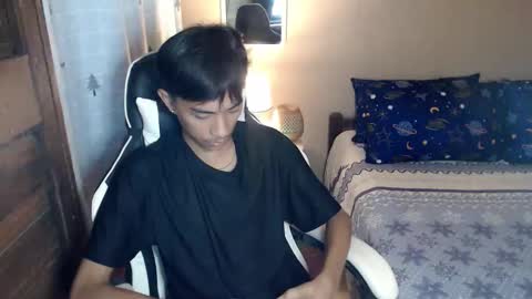 fineboii_rey18 online show from 09-10-25, 06:46