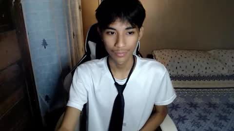 fineboii_rey18 online show from 09-14-25, 02:16