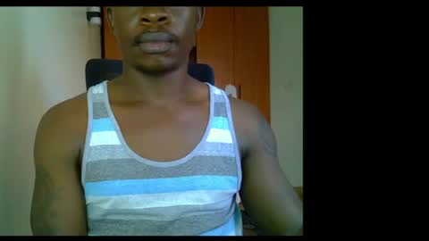 Snapshot of fineebony chatting on 05-16-26, 06:32 HOT AND SWEET online show from 05-16-26, 06:32