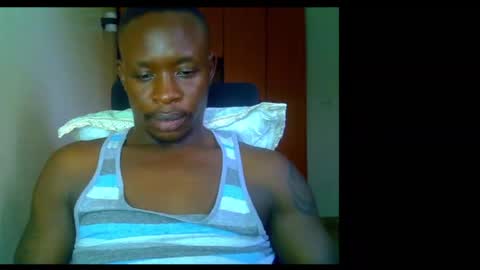 Snapshot of fineebony chatting on 05-19-26, 12:00 HOT AND SWEET online show from 05-19-26, 12:00
