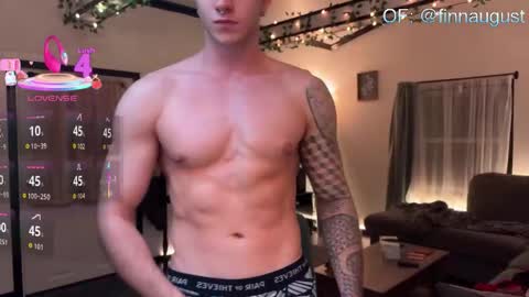 Finn August online show from 12-02-25, 12:49