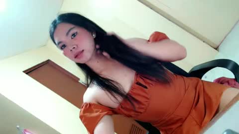 Snapshot of fionie_xxx chatting on 06-23-26, 10:35 FIONA online show from 06-23-26, 10:35
