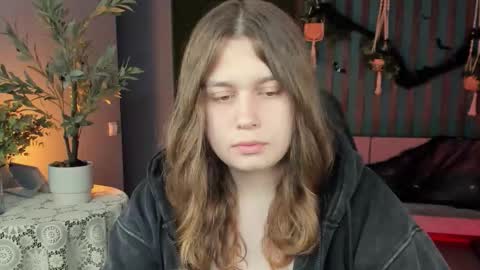 fiora online show from 10-23-25, 01:43