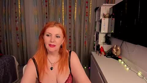 Snapshot of fire_foxone chatting on 03-06-25, 11:31 FireFox online show from 03-06-25, 11:31