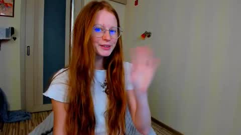 fire_luna online show from 09-30-25, 06:18