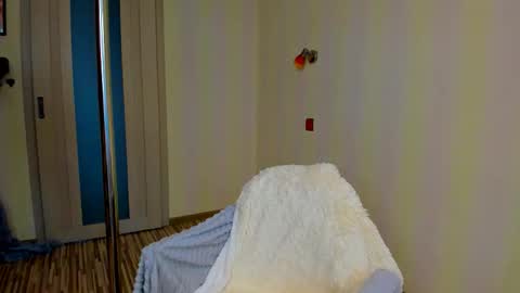 fire_luna online show from 10-12-25, 06:56