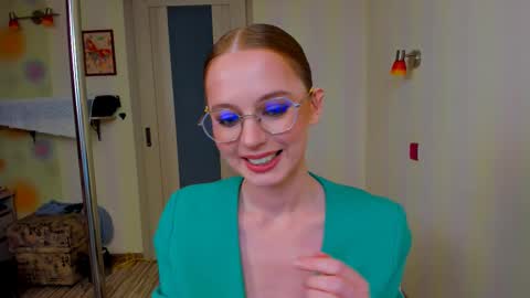 fire_luna online show from 10-21-25, 01:12