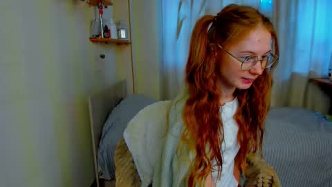 Snapshot of fire_luna chatting on 11-13-25, 05:39 fire_luna online show from 11-13-25, 05:39