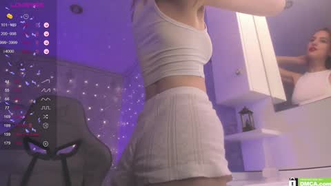 Snapshot of fire_moth chatting on 12-24-24, 10:22 Bellatrix online show from 12-24-24, 10:22