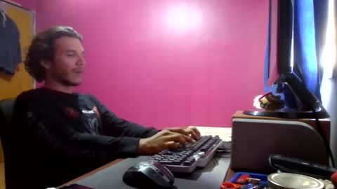 Snapshot of firefeelings chatting on 02-22-25, 04:09 Ricardo online show from 02-22-25, 04:09