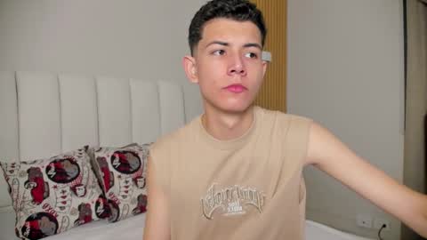 Nicolas online show from 11-22-25, 01:21