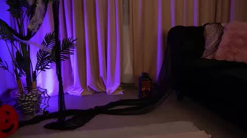 Snapshot of firesbomb777 chatting on 10-29-25, 08:27 Fires Bomb 777 online show from 10-29-25, 08:27