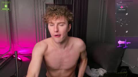 Snapshot of firevein chatting on 09-30-25, 05:29 Sexy Tony online show from 09-30-25, 05:29