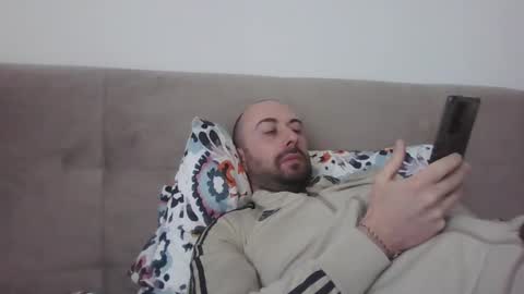 Snapshot of fisarmonico chatting on 01-11-25, 01:01 fisarmonico online show from 01-11-25, 01:01