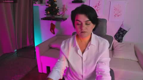 Snapshot of fisher_sofia chatting on 12-16-25, 07:24 SOFIA online show from 12-16-25, 07:24