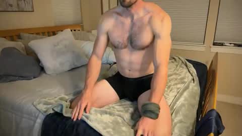 Snapshot of fitfunweird chatting on 11-19-25, 01:49 fitfunweird online show from 11-19-25, 01:49