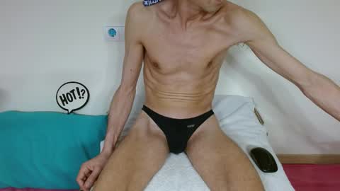 Snapshot of fithotguy90 chatting on 05-24-26, 04:23 Luis online show from 05-24-26, 04:23
