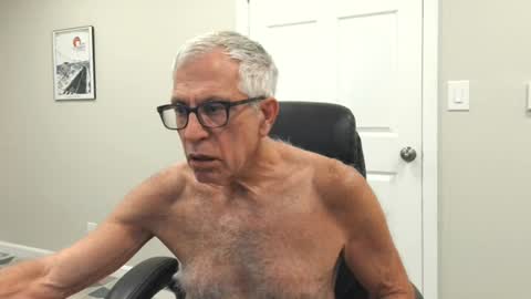 Snapshot of fitman999 chatting on 06-20-26, 07:38 Jon online show from 06-20-26, 07:38