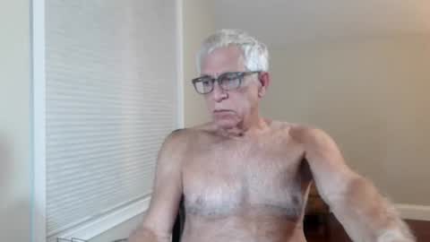 Snapshot of fitman999 chatting on 06-24-26, 01:04 Jon online show from 06-24-26, 01:04