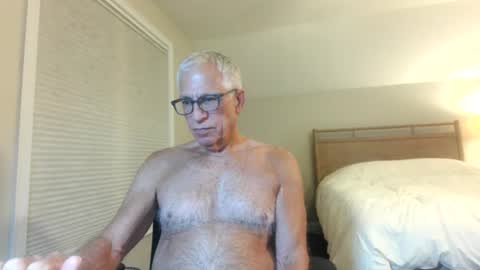 Snapshot of fitman999 chatting on 07-11-26, 02:03 Jon online show from 07-11-26, 02:03