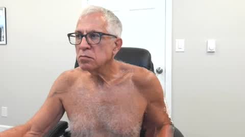 Snapshot of fitman999 chatting on 07-19-26, 08:12 Jon online show from 07-19-26, 08:12