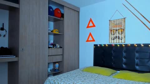 Elias Valencia online show from 01-22-25, 04:44