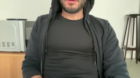 Snapshot of fla85 chatting on 10-19-25, 11:33 Fla is short for Flavio online show from 10-19-25, 11:33