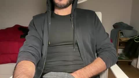 Snapshot of fla85 chatting on 10-20-25, 06:41 Fla is short for Flavio online show from 10-20-25, 06:41