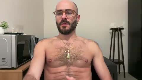 Snapshot of fla85 chatting on 12-18-25, 10:38 Fla is short for Flavio online show from 12-18-25, 10:38