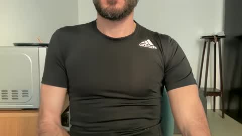 Snapshot of fla85 chatting on 12-21-25, 01:51 Fla is short for Flavio online show from 12-21-25, 01:51