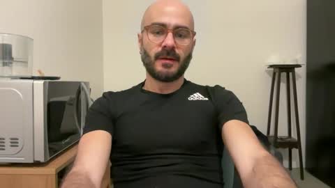 Snapshot of fla85 chatting on 01-12-26, 02:28 Fla is short for Flavio online show from 01-12-26, 02:28