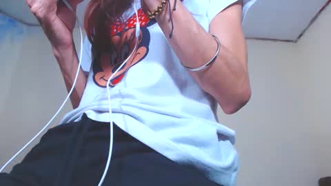 Snapshot of flacats23cm chatting on 12-19-24, 07:07 flats23cm online show from 12-19-24, 07:07