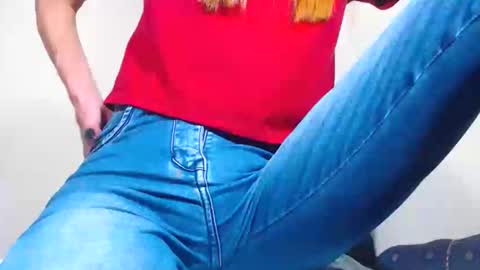 Snapshot of flacats23cm chatting on 12-28-24, 10:23 flats23cm online show from 12-28-24, 10:23