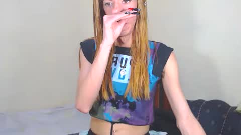 Snapshot of flacats23cm chatting on 01-07-25, 07:28 flats23cm online show from 01-07-25, 07:28