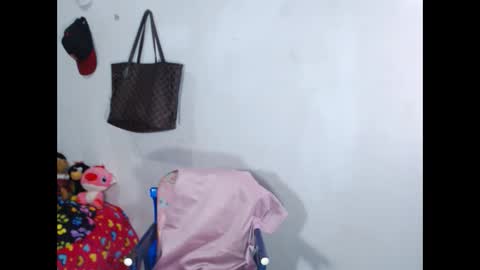 Snapshot of flacats23cm chatting on 02-26-25, 10:20 flats23cm online show from 02-26-25, 10:20