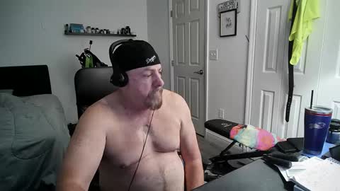 Snapshot of flaguy3233 chatting on 02-13-25, 01:15 Florida guy online show from 02-13-25, 01:15